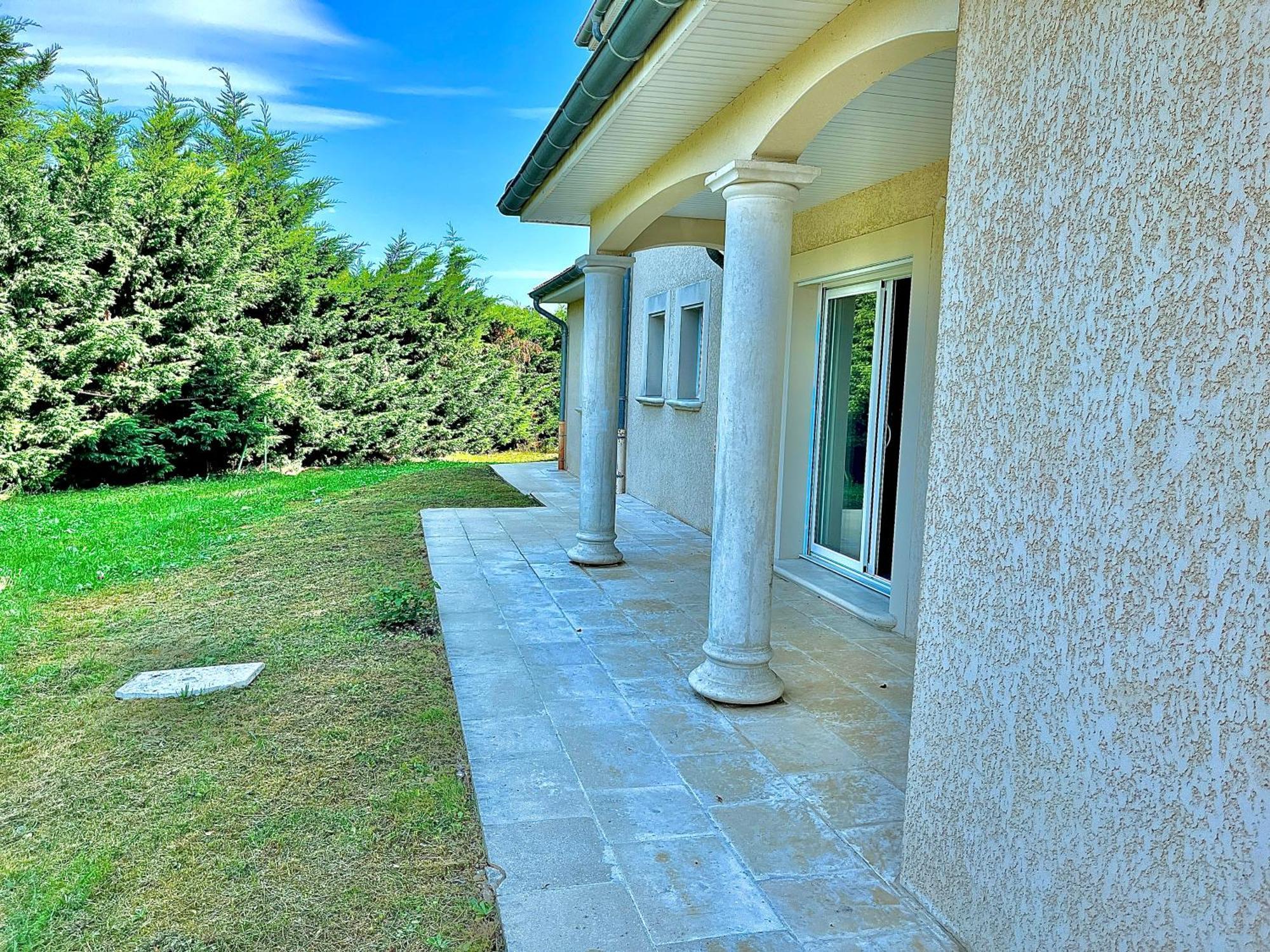 Room In House Villefontaine Bagian luar foto